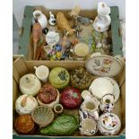 MISCELLANEOUS ORNAMENTAL CERAMICS, TO INCLUDE MASON'S IRONSTONE MANDALAY PATTERN WARE