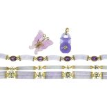 A LAVENDER JADE NECKLACE WITH AMETHYSTS SET AT INTERVALS IN GOLD MARKED 9K, TWO CHINESE LAVENDER