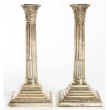 A PAIR OF VICTORIAN SILVER CANDLESTICKS, 24 CM H, SHEFFIELD 1893, LOADED