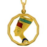 AN ENAMELLED GOLD PENDANT OF NEFERTITI, ON CHAIN MARKED 750, 9G++LIGHT WEAR CONSISTENT WITH AGE