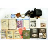 A PAIR OF WWII US NAVY MARK XXXV 7X50 BINOCULARS, LEATHER CASE, A FRENCH BRASS MANTEL TIMEPIECE, A