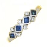 A SAPPHIRE AND DIAMOND RING, IN 18CT GOLD, LONDON 2001, 2G, SIZE M++GOOD CONDITION