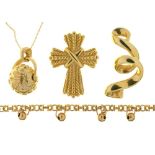 THREE 14CT GOLD PENDANTS, A 14CT GOLD BRACELET AND CHAIN, 15G ++LIGHT WEAR CONSISTENT WITH AGE