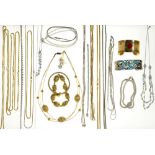 MISCELLANEOUS SILVER AND SILVER GILT JEWELLERY, 400G++LIGHT WEAR CONSISTENT WITH AGE