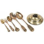 MISCELLANEOUS SILVER ARTICLES, INCLUDING AN IRISH GEORGE III SILVER TEASPOON, DUBLIN 1811, AN