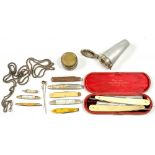 A PAIR OF VICTORIAN RAZORS IN LEATHER CASE, A VICTORIAN LEATHER COVERED TRAVELLING INKWELL,