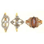 TWO EDWARDIAN DIAMOND RINGS, IN GOLD MARKED 18CT OR 18CT PLAT, 5G, SIZE I - M, AND A CAMEO AND SPLIT