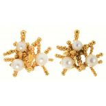 A PAIR OF PEARL EARRINGS, IN GOLD MARKED 750, 4G++GOOD CONDITION