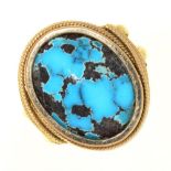 A TURQUOISE RING IN GOLD, UNMARKED, 6G, SIZE L++LIGHT WEAR CONSISTENT WITH AGE