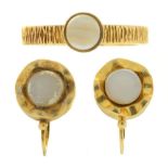 A PEARL RING AND EARRINGS EN SUITE, IN GOLD MARKED 750, 4.5G++PEARLS BADLY DAMAGED