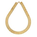 A 9CT GOLD FRINGE NECKLACE  37cm l, incuse maker's mark London 1978, 18.5g Good condition