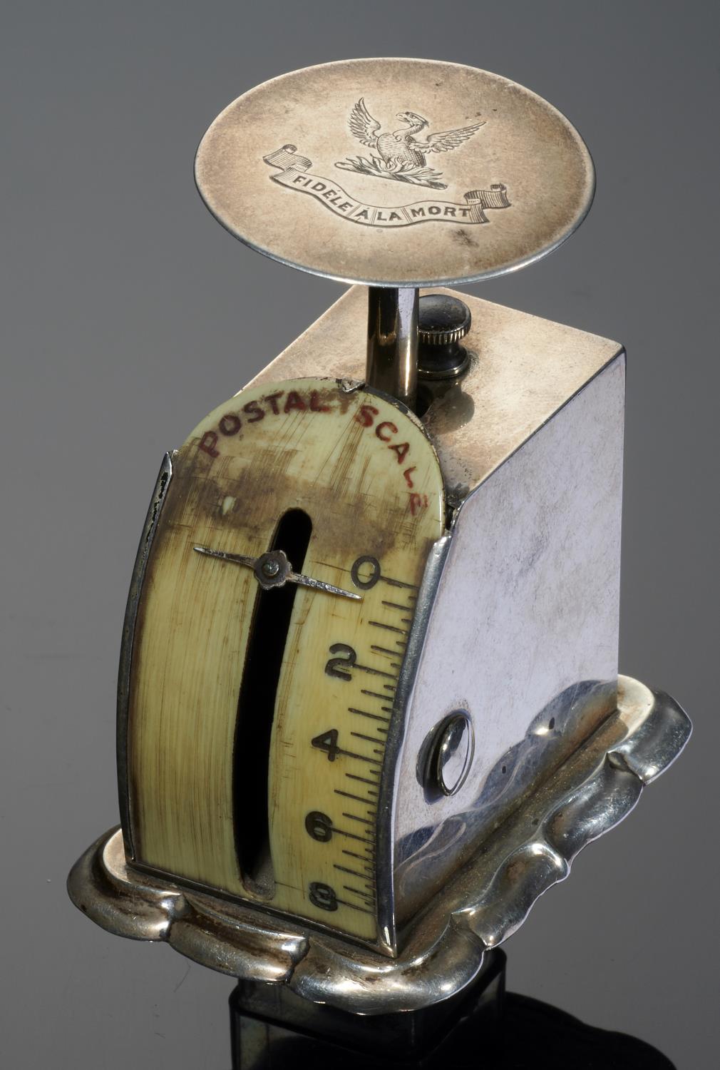 AN EDWARD VII SILVER BOW FRONT LETTER SCALE  crested, 6.8cm h, by Levi & Salaman, Birmingham 1905