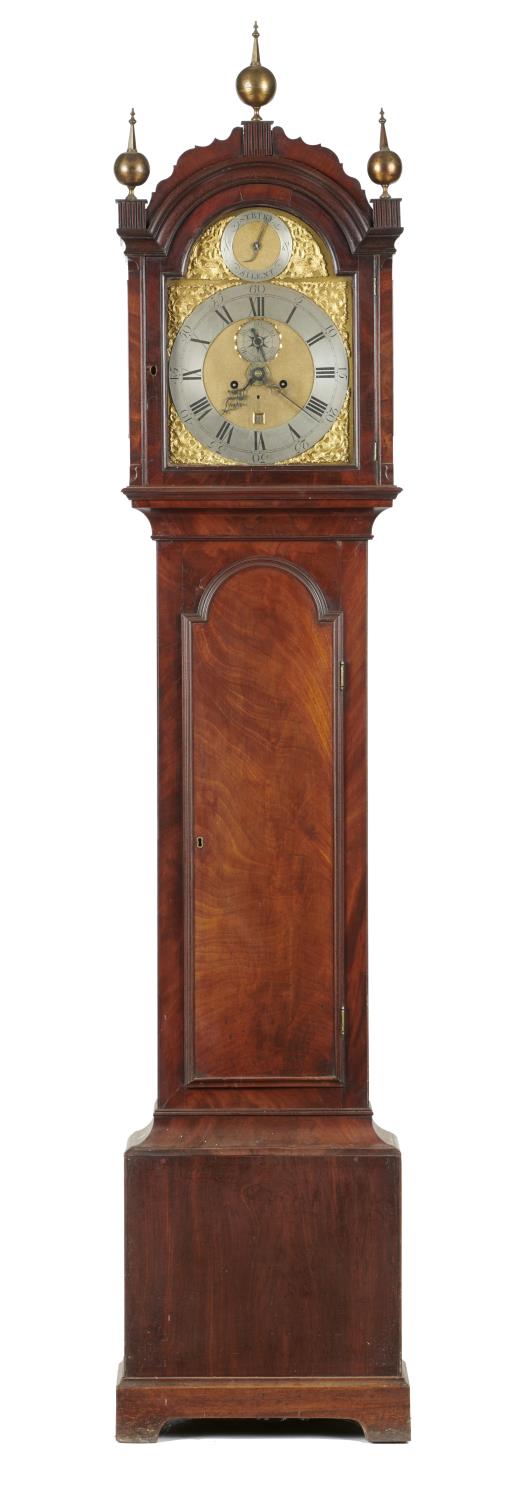 AN ENGLISH MAHOGANY EIGHT DAY LONGCASE CLOCK, LATE 18TH C the breakarched brass dial with matted