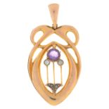 AN ART NOUVEAU AMETHYST AND SPLIT PEARL PENDANT, IN GOLD MARKED 9C, 1.5G