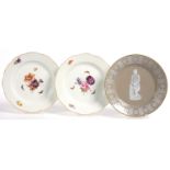 A PAIR OF MEISSEN OSIER MOULDED DESSERT PLATES, PAINTED WITH FLOWERS AND INSECTS, THE RIM GILT, 24CM