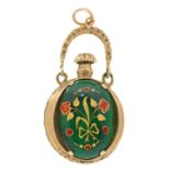 A 9CT GOLD AND GREEN ENAMEL SCENT FLASK, 12G