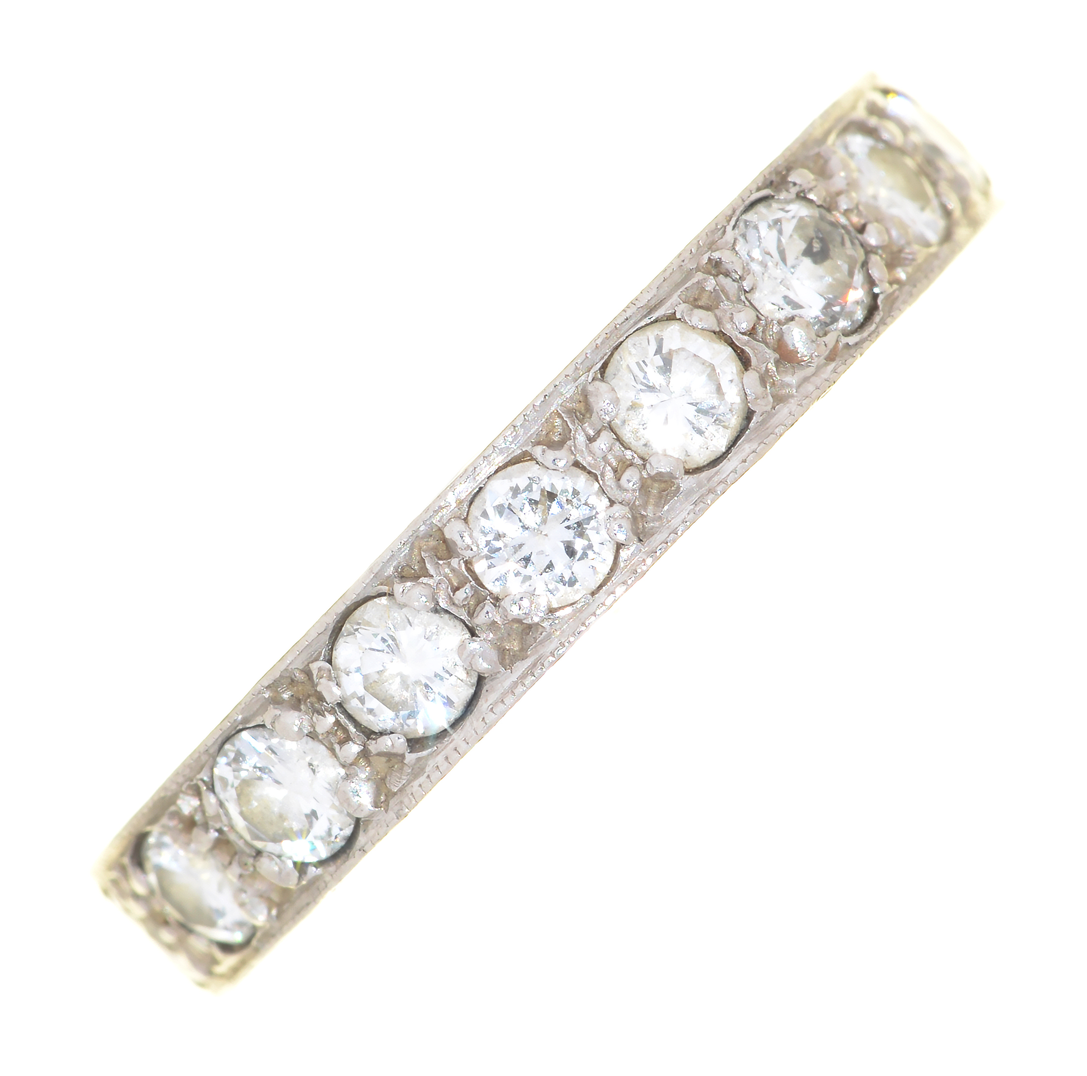 A DIAMOND HALF ETERNITY RING, IN PLATINUM, UNMARKED, 5G, SIZE O