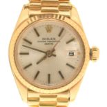 A ROLEX OYSTER PERPETUAL DATE 18CT GOLD LADY'S WATCH, MAKER'S GOLD BRACELET AND CLASP MARKED 750,