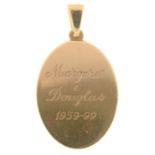 A 9CT GOLD PENDANT, BIRMINGHAM 2000, 7G