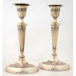 A PAIR OF EDWARD VII SILVER CANDLESTICKS, 21 CM H, LOADED, SHEFFIELD 1903