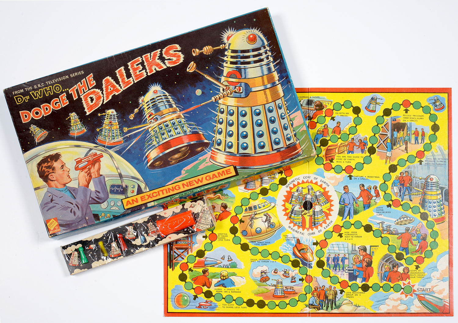 BOARD GAME. DR WHO... DODGE THE DALEKS, BY CODEG, BOXED, 1960'S