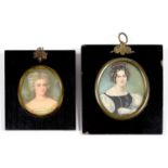 A DECORATIVE OVAL PORTRAIT MINIATURE OF A LADY OF FASHION, OVAL, 7 X 6CM, EBONISED FRAME WITH