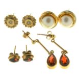A PAIR OF CULTURED PEARL EARRINGS IN GOLD MARKED 750, 5G, A PAIR OF DIAMOND EARRINGS IN GOLD,