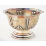 AN EDWARD VII SILVER BOWL, 13 CM DIAM, LONDON 1901, 4OZS 12DWTS