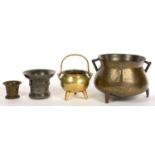 A BRONZE CAULDRON, 25CM H, TWO MORTARS AND DUTCH (?) BRASS POT, ALL 17TH - 18TH CENTURY