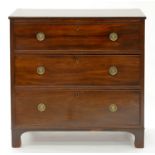 A MAHOGANY CHEST OF DRAWERS ON BRACKET FEET, EARLY 20TH C, 92CM; 92 X 47CM