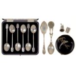 MISCELLANEOUS SILVER ARTICLES, INCLUDING A SET OF SIX GEORGE V SILVER SPOONS, BIRMINGHAM 1932,