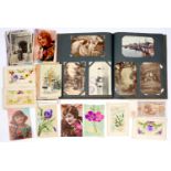 A QUANTITY OF EARLY 20TH C PICTURE POSTCARDS, INCLUDING WORLD WAR ONE SILKS, IN ALBUM AND LOOSE