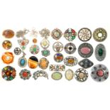 TWENTY SIX CELTIC BROOCHES, INCLUDING AGATE, SILVER AND PEWTER, THREE STONE SET PENDANTS, ETC