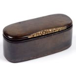 A HORN  SNUFF BOX WITH CHASED GILTMETAL THUMBPIECE, 9.5CM L