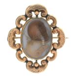 A VICTORIAN GOLD MOURNING BROOCH, INSET WITH HAIR AND WIRE, GLAZED BACK, 5CM L, 13.5G