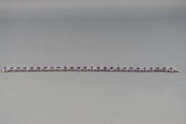 A modern white metal line bracelet