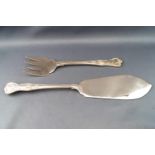 A pair of Kings pattern Fish servers, Birmingham 1981, the slice 29cm long,