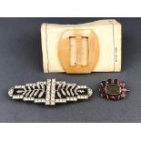 A collection of jewellery to include a yellow metal mourning brooch set with rhodolite garnets