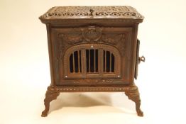 A cast iron 'Le Select' stove,