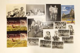 Football : autographs - mainly signed Press photos, including Gordon Banks (4),