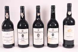 Seven bottles of vintage Port, including : 2 x bottles Warres 1977, 1 x bottle 1982 & 1985,