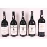 Seven bottles of vintage Port, including : 2 x bottles Warres 1977, 1 x bottle 1982 & 1985,