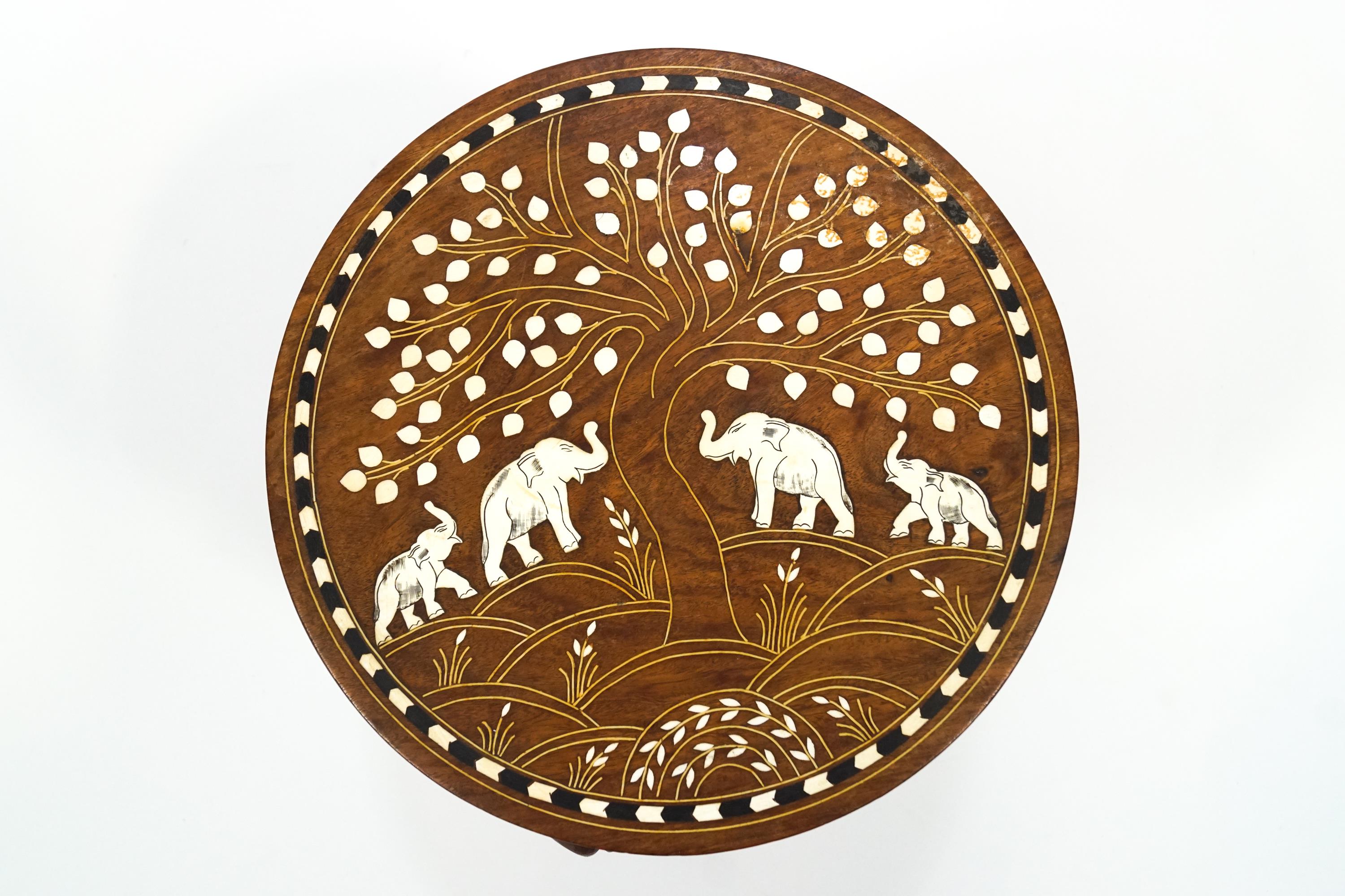 An Indian teak coffee table inlaid with camel bone and ebony with a central panel of the Taj Mahal - Image 2 of 4