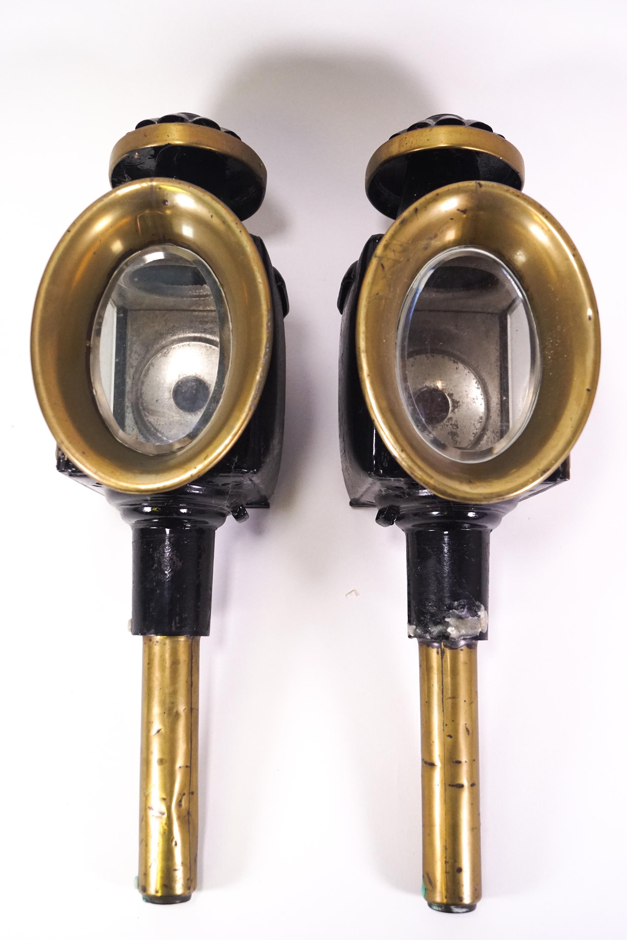A pair of late 19th century carriage lamps,