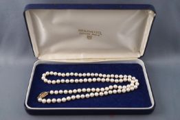 A single strand of uniform cultured pearls (untested) consisting of 88 pearls measuring 8 to 8.5 mm.