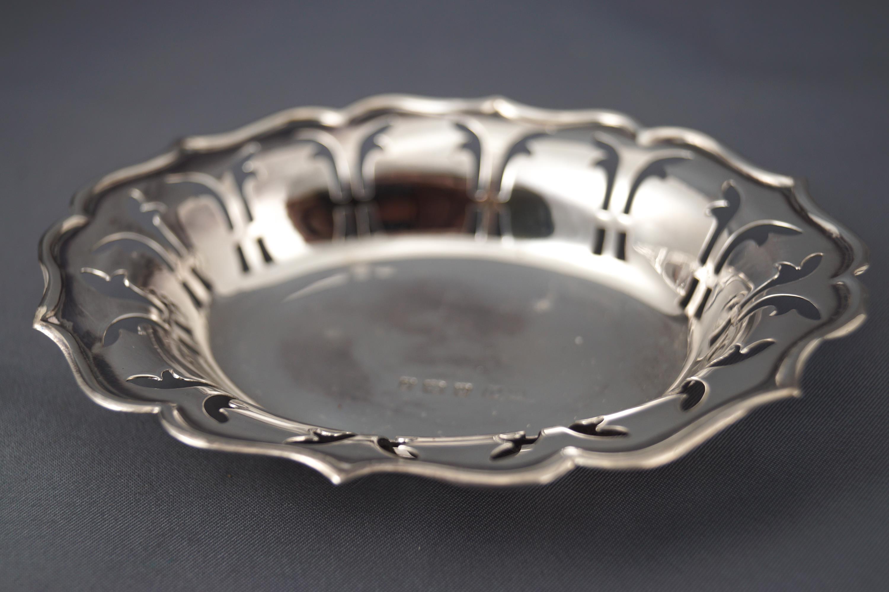 A silver bon bon dish of fancy repousse quatrefoil form, by Deakin and Francis, - Image 3 of 5