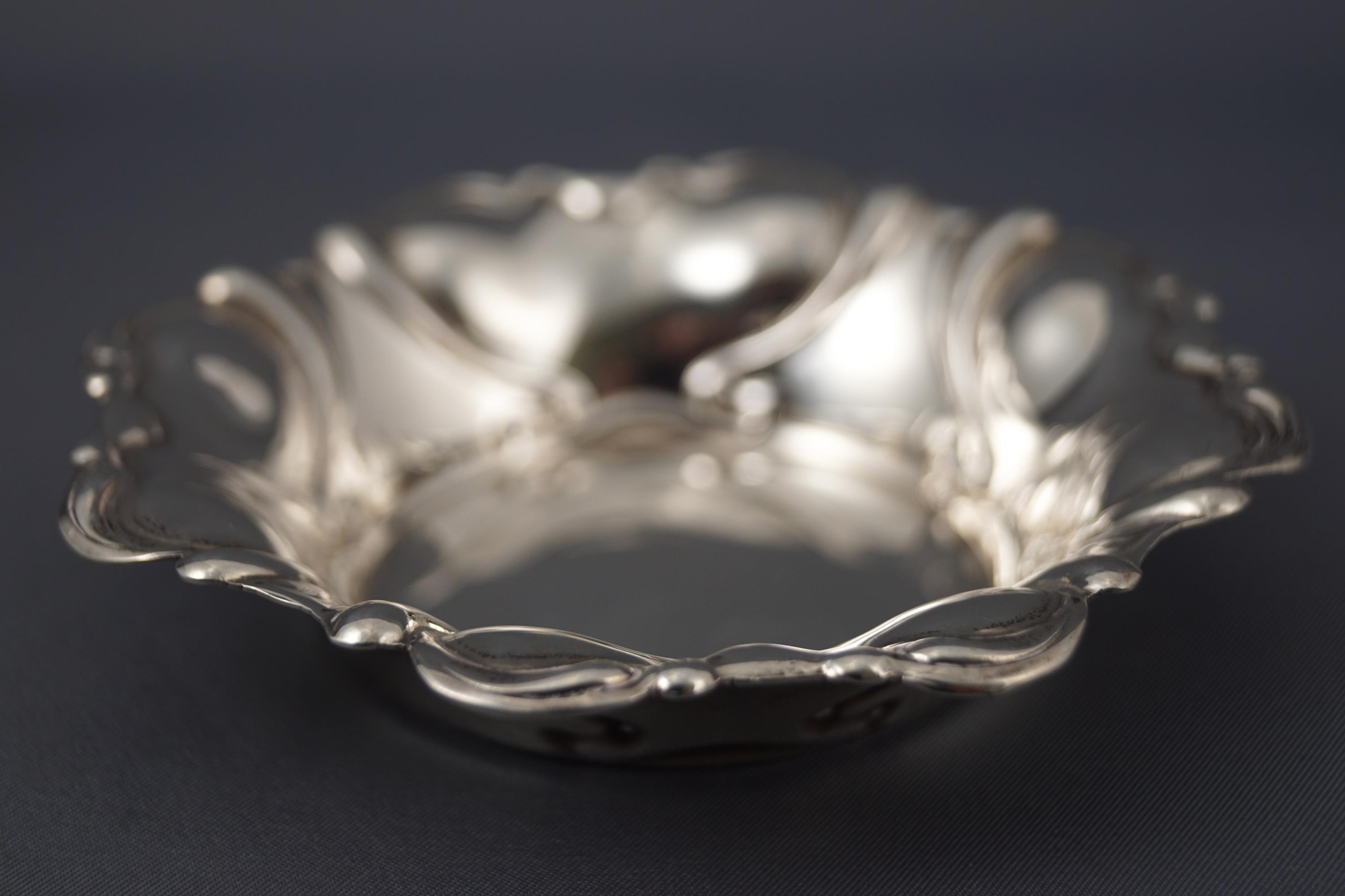 A silver bon bon dish of fancy repousse quatrefoil form, by Deakin and Francis, - Image 2 of 5
