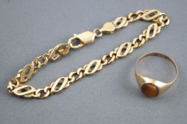 A collection of jewellery to include: A hallmarked 9ct gold linked bracelet;