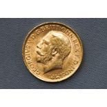 A George V full sovereign coin dated 1914. 8.