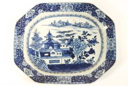 A blue & white octagonal Chinese porcelain export plate,